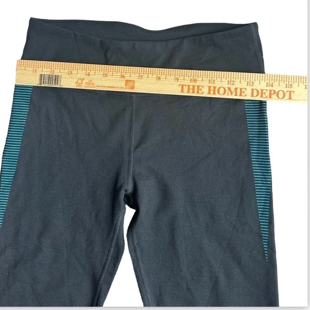 Fabletics Salar Capris - Picture 5 of 9